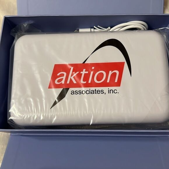 Phone Wash Sanitizing Case - Picture 4 of 7